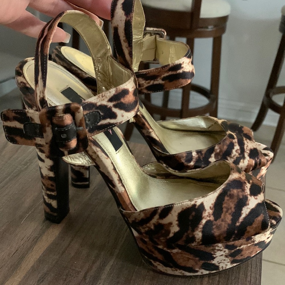 Cheetah princess pumps super comfortable and will instantly dress you up!